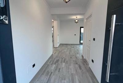Casă cu 3 camere cu Teren 350 Mp în Central - 4