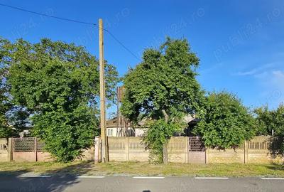 Casa de vanzare+Teren 1000mp Casa de vanzare+Teren 1000mp - 1