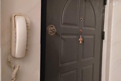 Apartament cu 2 camere decomandat în Poarta 6