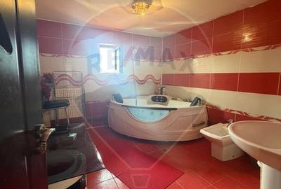 Casă cu 5 camere cu Teren 450 Mp în 1 Mai - 27