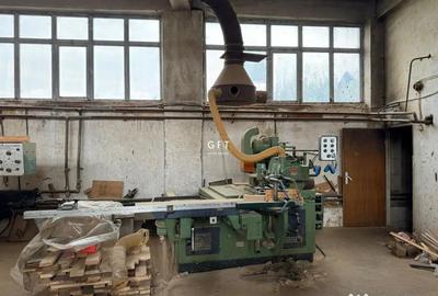 Spațiu comercial, de 1,650 mp, în Central - 8