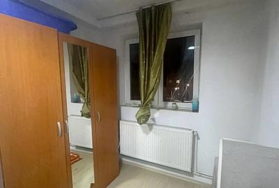 Apartament cu 3 camere semidecomandat în Rahova - 1