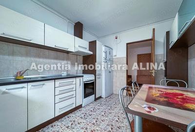 Apartament cu 3 camere decomandat în Decebal - 3