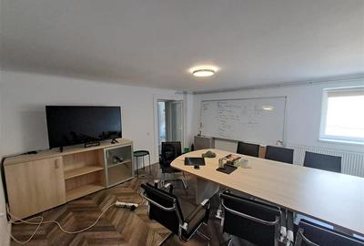 Spațiu comercial, de 280 mp, în Central - 3