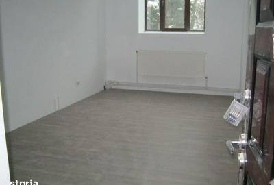 Spațiu comercial, de 450 mp, în Central - 5