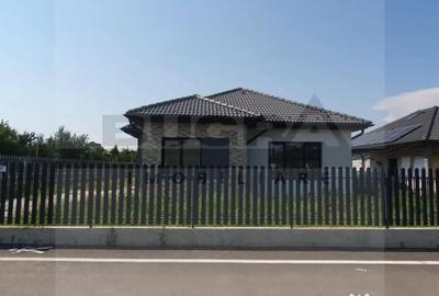 Casă cu 4 camere cu Teren 620 Mp în Jucu - 1