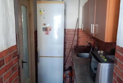 Garsonieră decomandată în Broșteni - 4