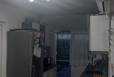 Apartament cu 4 camere decomandat în Central - 3