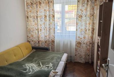 Apartament 3 camere, 70 mp, decomandat Zona Centrala / - 1