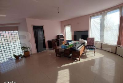 Casă cu 9 camere cu Teren 200 Mp în Ronaț
