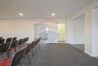 Casă cu 7 camere cu Teren 1400 Mp în Stupini - 25