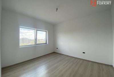 Apartament cu 2 camere decomandat în Moșnița Nouă - 12