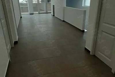 Spațiu comercial, de 95 mp, în Central - 1