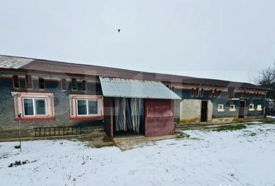 Casă cu 3 camere cu Teren 1948 Mp în Central - 8