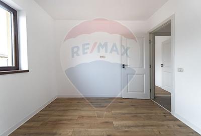 Casă cu 8 camere cu Teren 500 Mp în Tărlungeni - 31