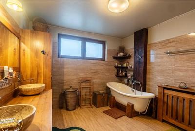 Casă cu 4 camere cu Teren 880 Mp în Central - 15