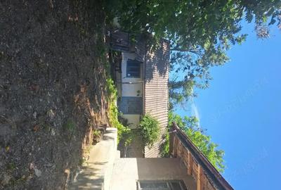 Casă cu 2 camere cu Teren 3100 Mp în Central - 5