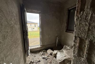 Casă cu 4 camere cu Teren 1000 Mp în Volovăț - 4