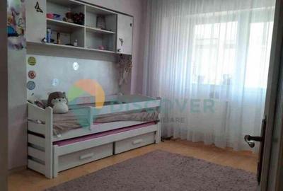 Zona Stefan cel Mare , 2 camere decomandate , 80.000 Euro - 3