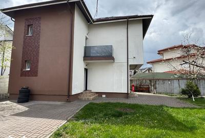 Casă cu Teren 400 Mp în Central - 2