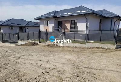 Casă individuală cu 4 camere în Valea Adâncă
