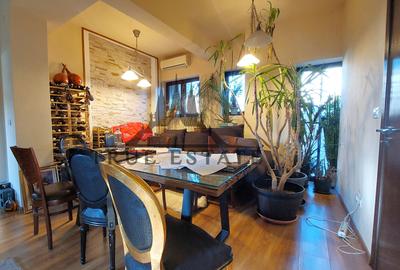 Apartament cu 6 camere semidecomandat, mobilat în Eminescu