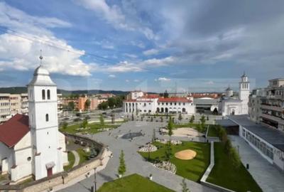 Apartament cu 4 camere semidecomandat în Câmpia Turzii - 2