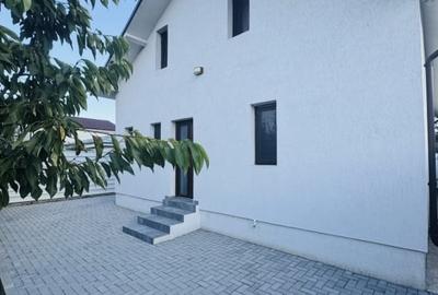 Casa de vanzare 205 mp Golesti - 2