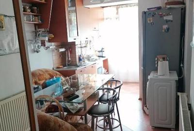 Apartament 2 camere, decomandat - zona Astra - 3