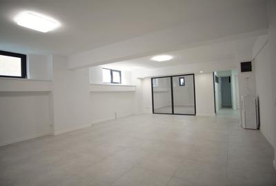 Spațiu comercial, de 92 mp, în Vitan - 2