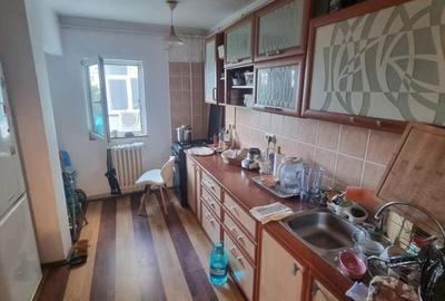 Faleza nord-apartament 4 camere decomandat cu gaze - 16