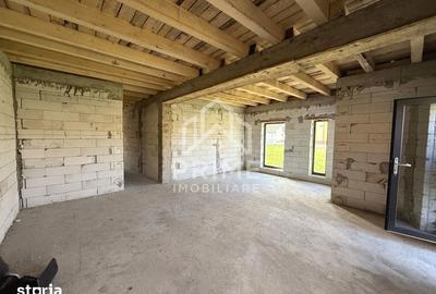 Casă cu 4 camere cu Teren 451 Mp în Teiu - 4