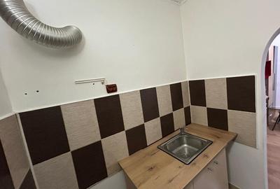 Garsoniera renovata in P.Tineretului etaj 3 - 5