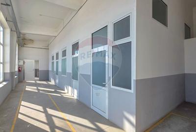 Spațiu industrial, de 5,211 mp, în Central - 27