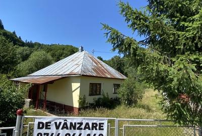 Casă cu 2 camere cu Teren 1742 Mp în Central