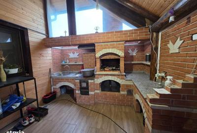 Casă cu 4 camere în Central