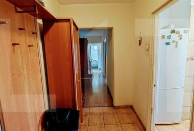 Apartament de vanzare, cu 3 camere, 65 mp, decomandat, Piata Victoriei - 9