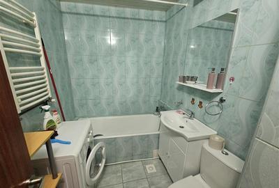 Apartament cu 2 camere decomandat în Micro IV - 10