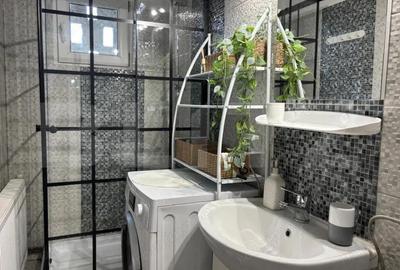 Apartament cu 3 camere decomandat în Dacia