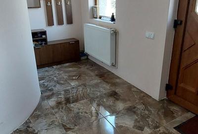 Casă cu 4 camere în Ampoița - 8