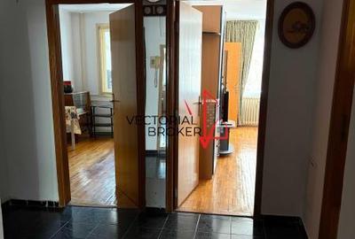 Apartament cu 4 camere semidecomandat, mobilat în Dristor - 2