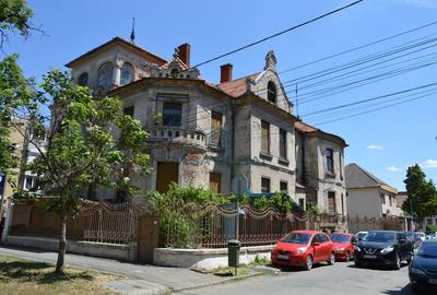 Cladire istorica in centrul orasului - 2
