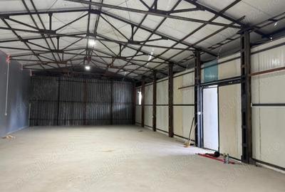 Spațiu comercial, de 230 mp, în Central - 4