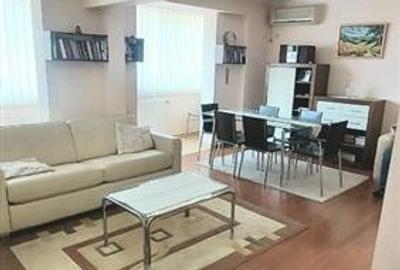 Apartament cu 3 camere decomandat în Tei