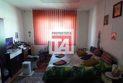 Casă cu 3 camere cu Teren 200 Mp în Central - 3