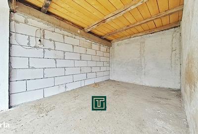 Casă cu 4 camere semidecomandat cu Canalizare în Zăbrani - 2