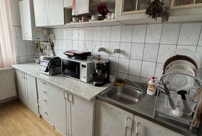 Apartament cu 3 camere semidecomandat în Central - 2