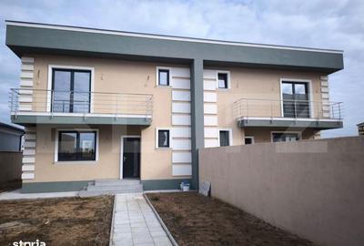 Casă cu 4 camere cu Canalizare în Central