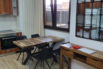 Cochet 3 camere parter+ terasa mare  inconjurata de gradina  , locatie de top