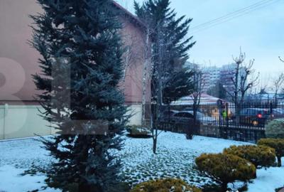 Casă cu 7 camere cu Teren 1178 Mp în Central - 2